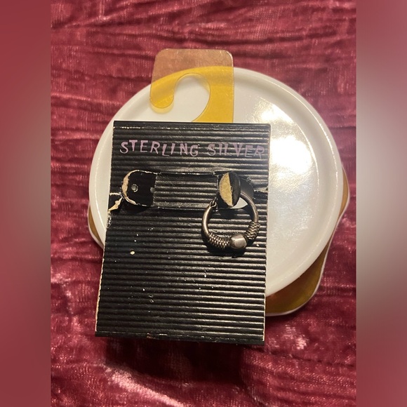 Auction only 🛍️💝 Sterling Silver Singe Small Hoop Pierced Earring #5005